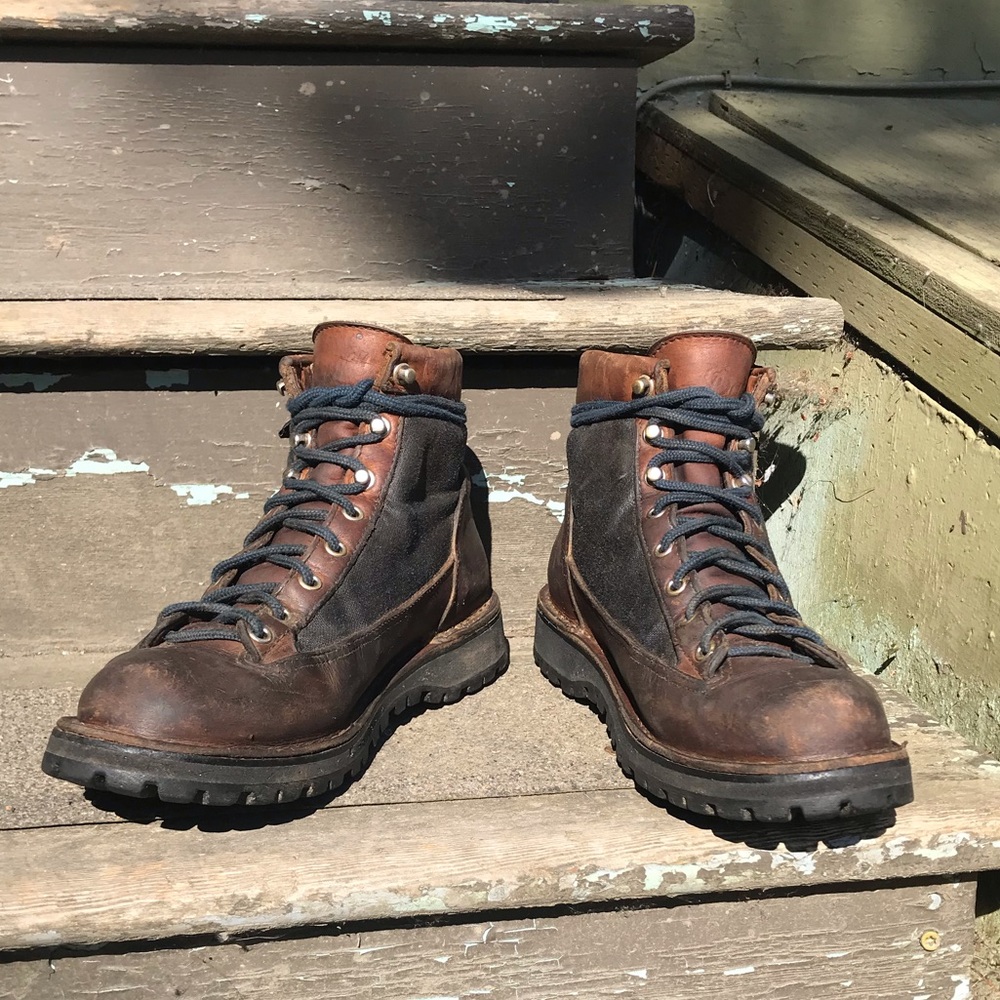 Women’s size 9 Danner Cascade Light boots